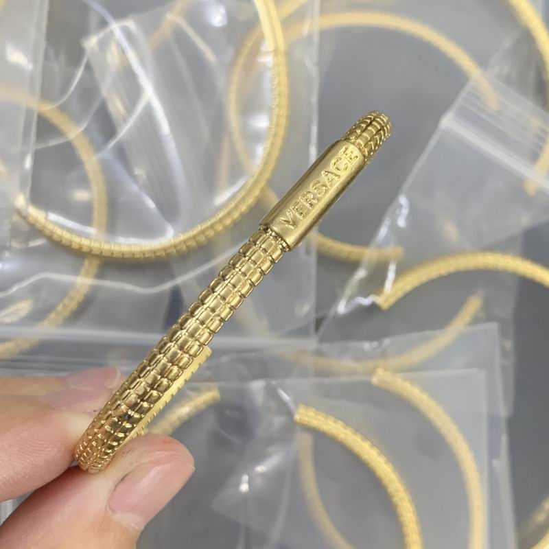 Versace bracelet 06lyx104